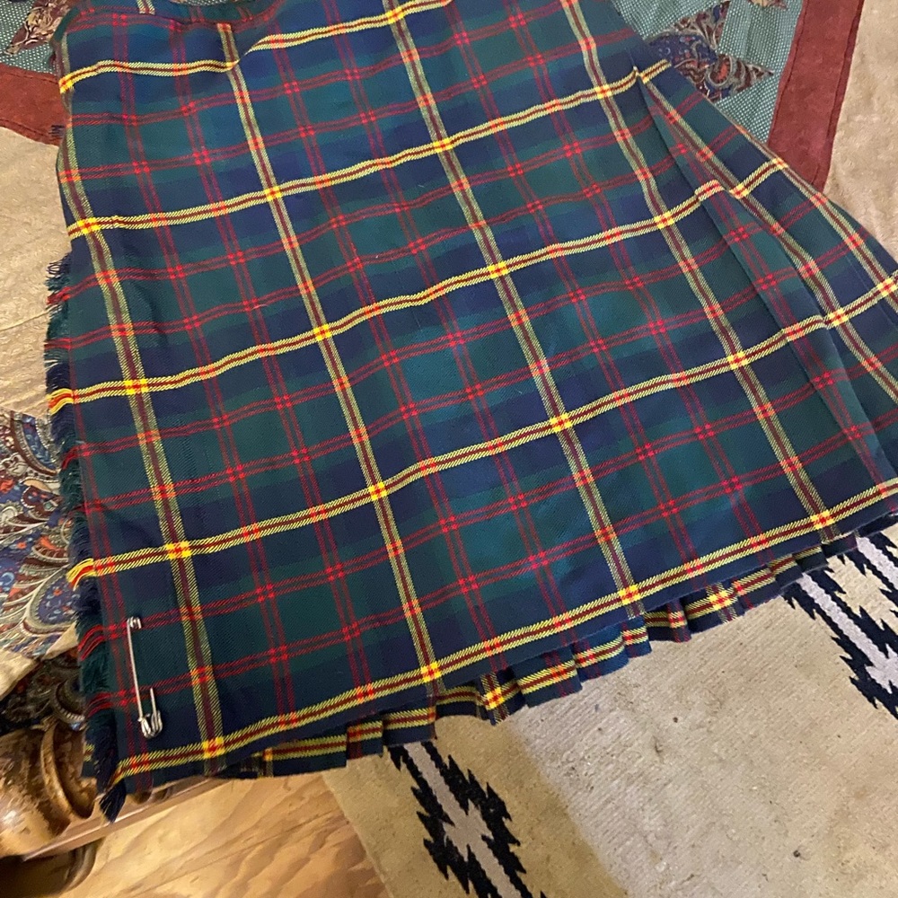 Leatherneck tartan kilt 36. Adjusts